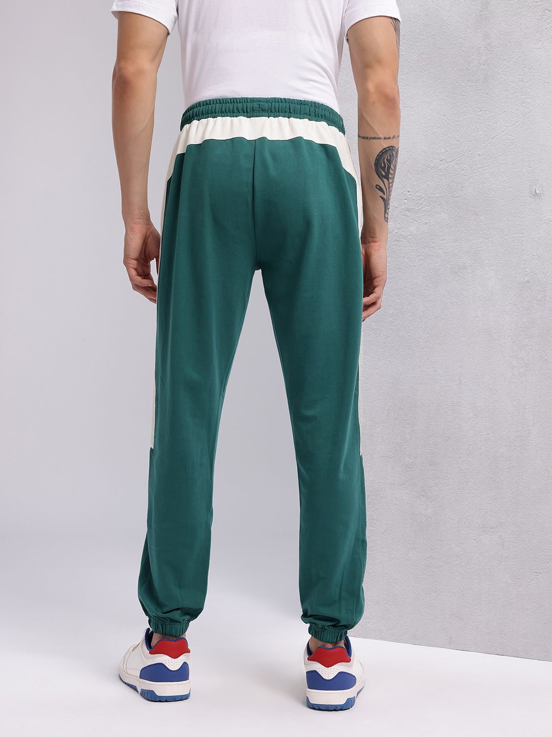 HRX by Hrithik Roshan Men Contrast Side Panel Lifestyle Track Pants
