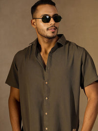 DENNISON Men Self Design Oversized Spread Collar Short Slevees Casual Shirt