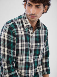 SPYKAR Men Slim Fit Opaque Checked Spread Collar Casual Shirt