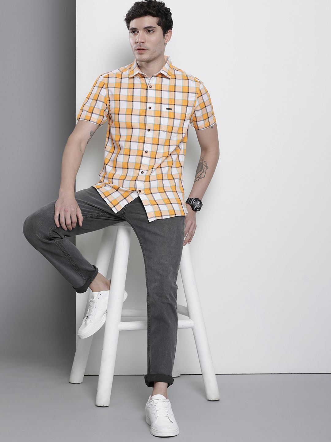The Indian Garage Co Men Slim Fit Opaque Checked Casual Shirt