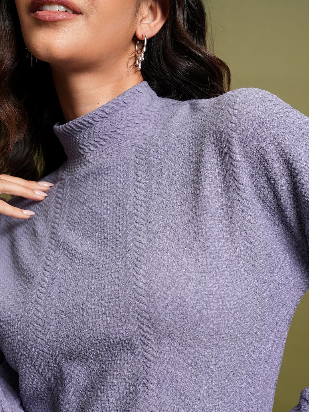 Baju Atasan Berleher Tinggi Tokyo Talkies Dengan Seluar Bootcut