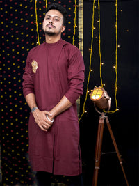 SOJANYA Men Maroon Solid Pure Cotton Kurta