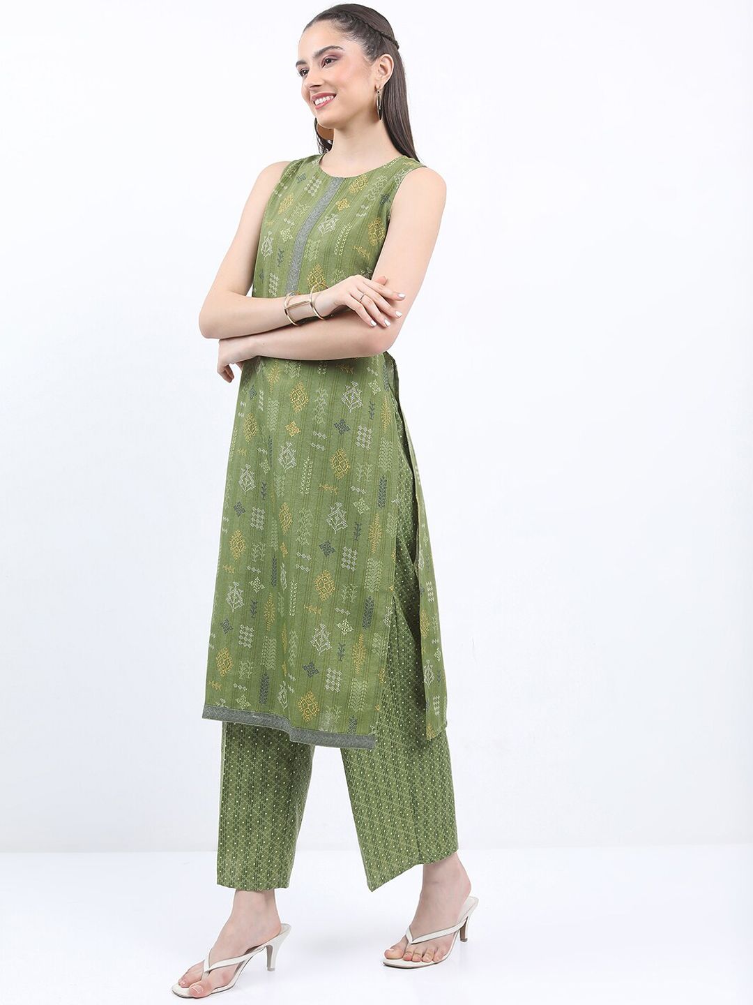 Vishudh Ethnic Motifs Printed Sleeveless Regular Kurta With Palazzos