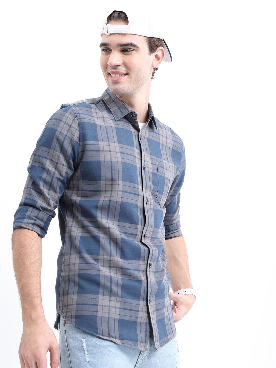 HIGHLANDER Men Checked Casual Slim Fit Shirt
