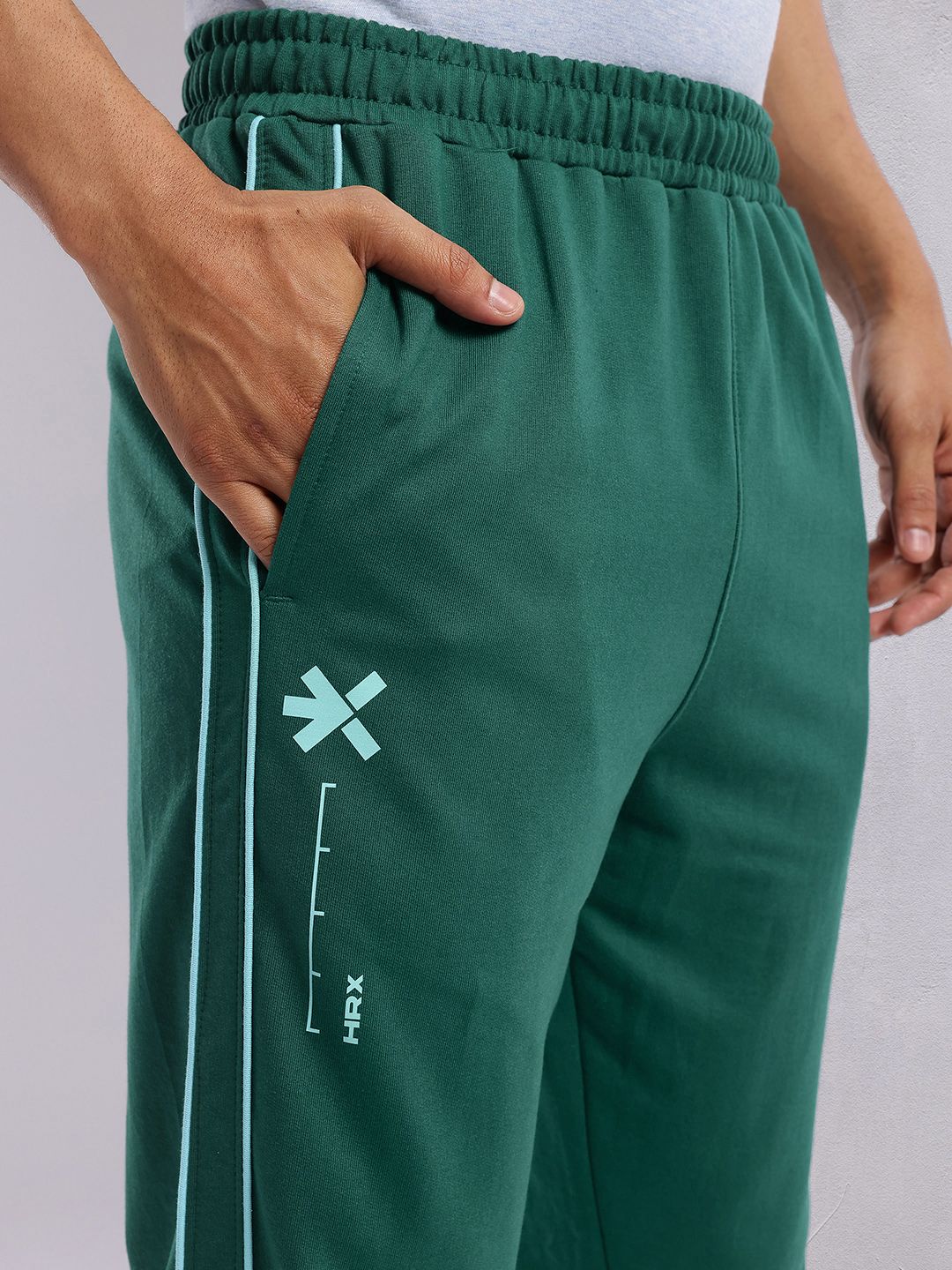 HRX by Hrithik Roshan Men Contrast Piping Mid-Rise Lifestyle Track Pants