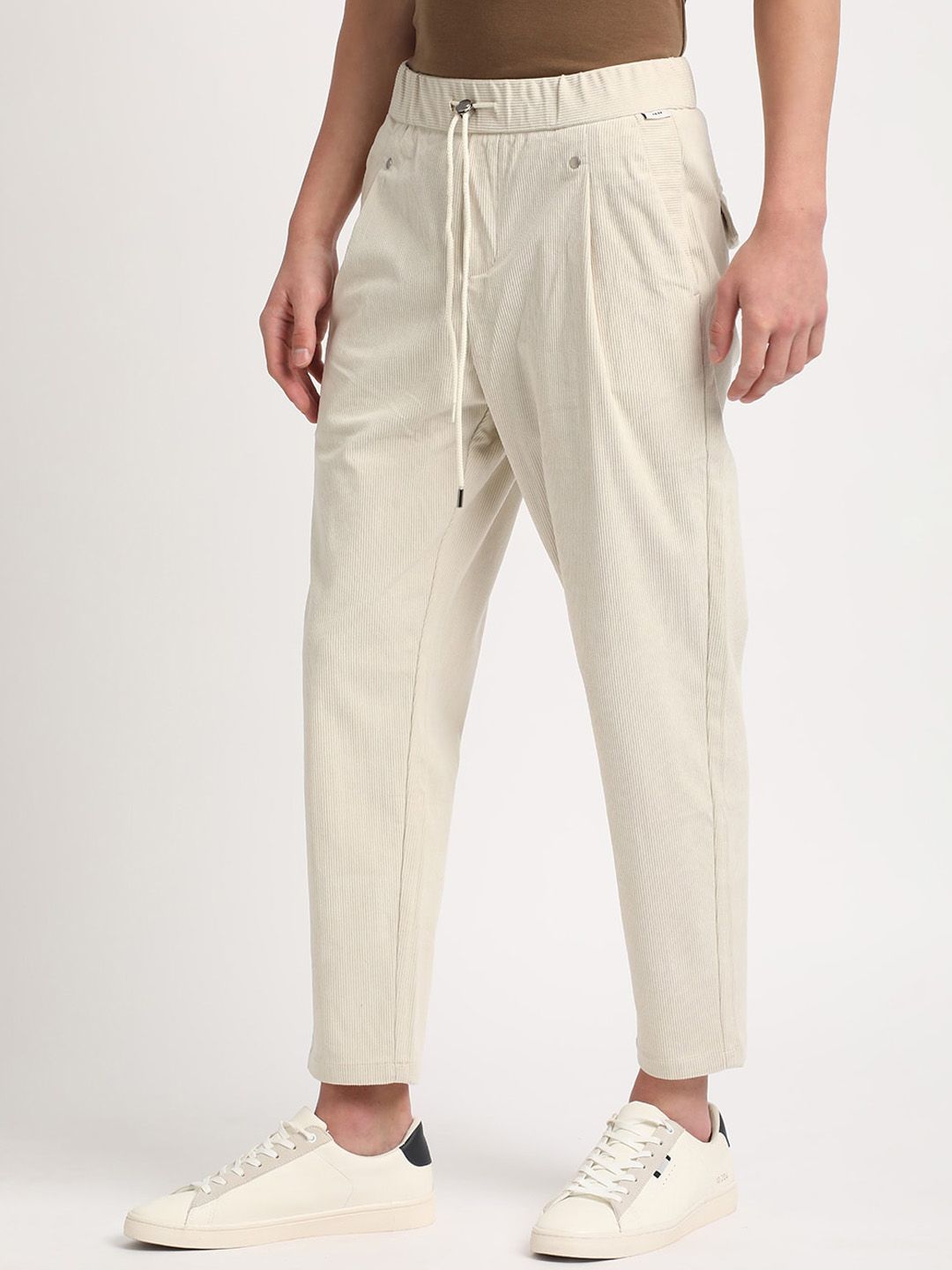 THE BEAR HOUSE Men Relaxed Loose Fit Corduroy Cotton Pleated Regular Trousers