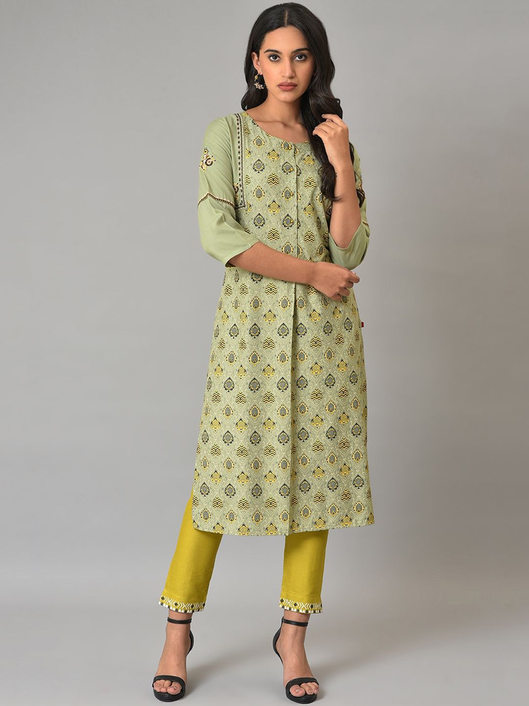 W Ethnic Motifs Printed Thread Work Kurta