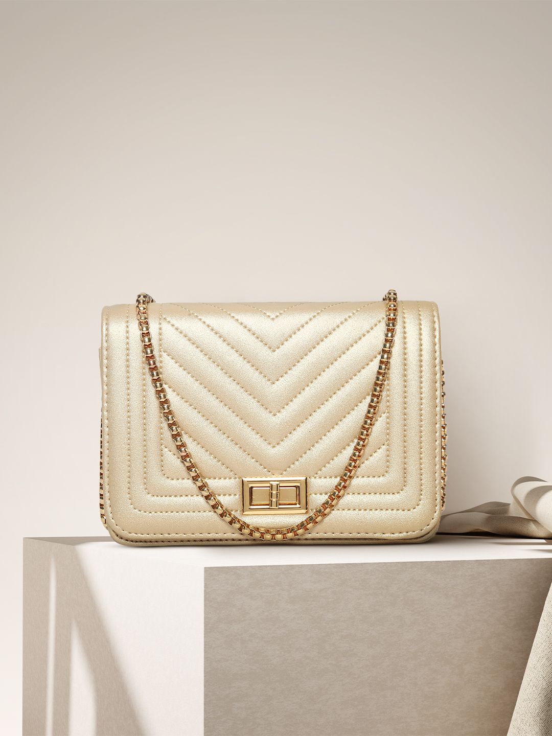 Lino Perros Gold-Toned Quilted Sling Bag