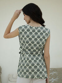 Sanskrutihomes jaket selimut leher bulat bercetak bunga
