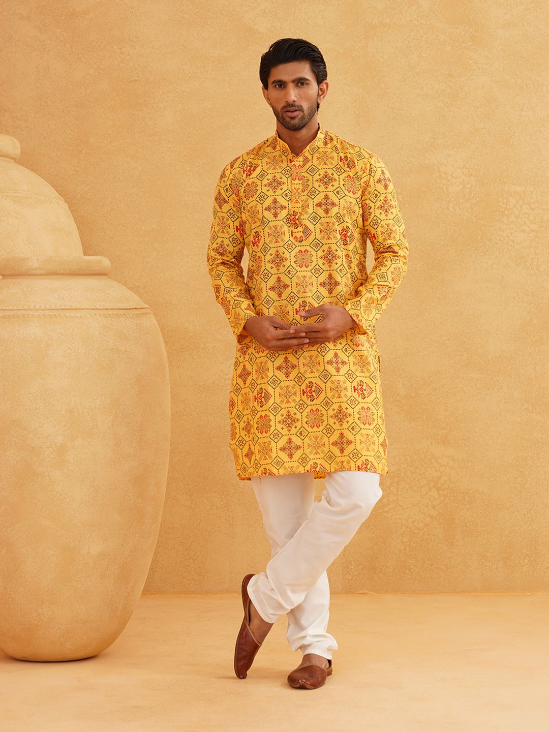 SOJANYA Ethnic Motifs Printed Mandarin Collar Kurta With Pyjama
