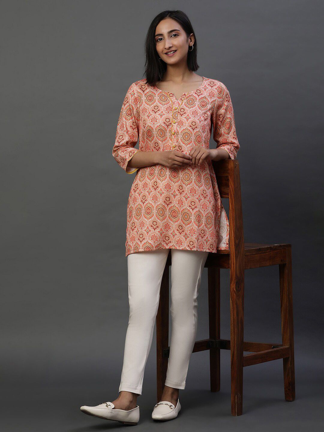 AURELIA Ethnic Motifs Printed Notched Neck Straight Kurti