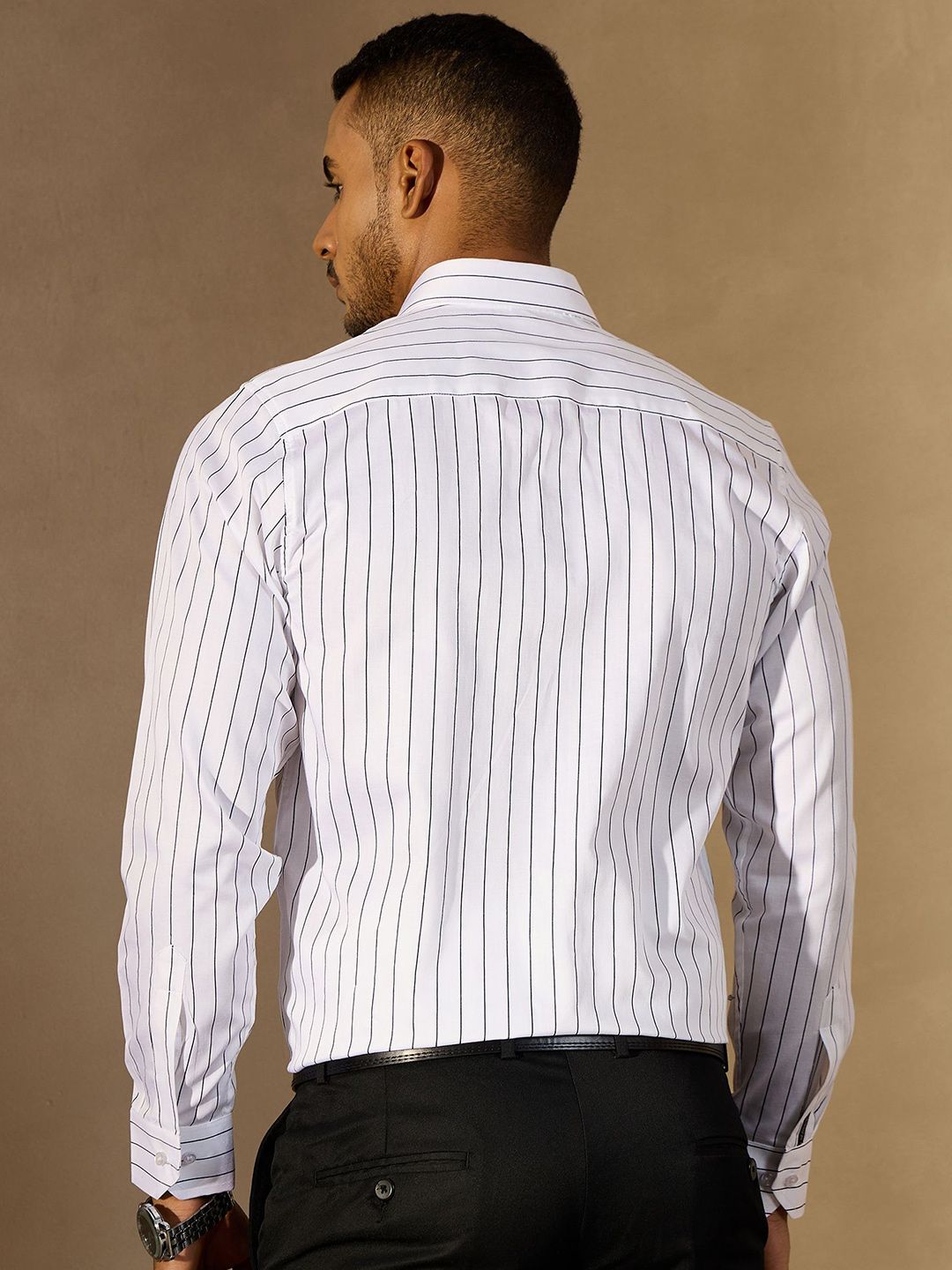 DENNISON Men Vertical Stripes Spread Collar Smart Formal Shirt