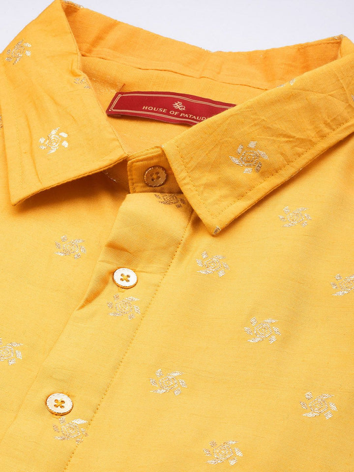 House of Pataudi Men Woven Design Regular Pure Cotton Jashn Kurta with Trousers