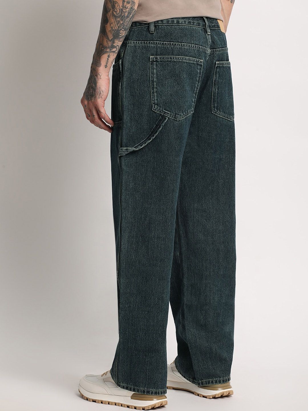 THE BEAR HOUSE Men Straight Fit Clean Look Stretchable Jeans