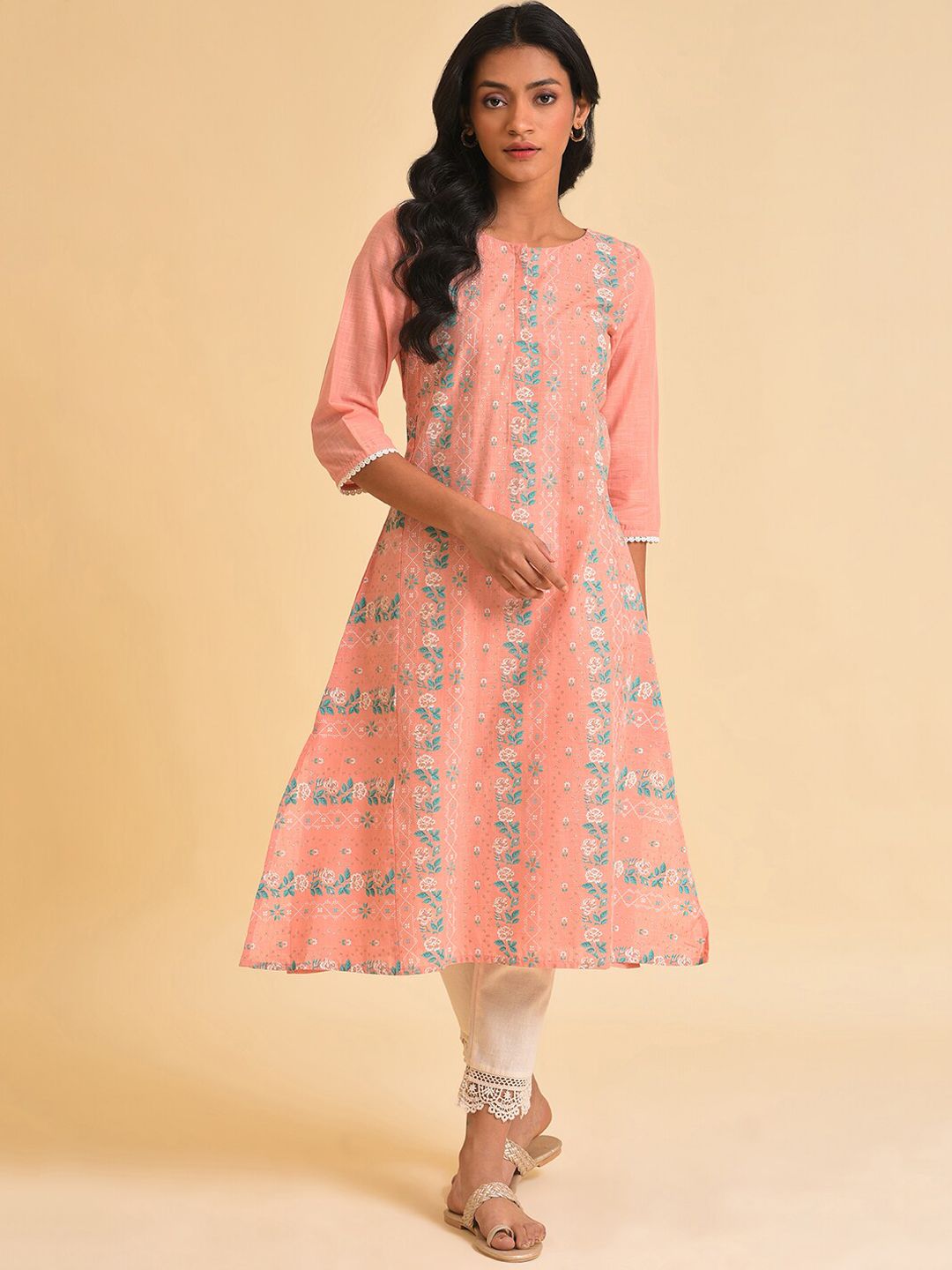 W Peach-Coloured & Cream-Coloured Floral Printed Pure Cotton Kurta with Trousers