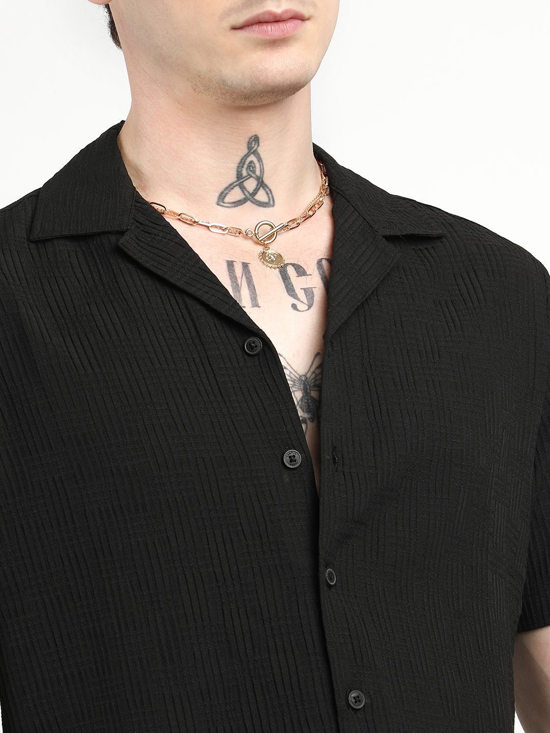 Campus Sutra Shirt Collar Neck Shirt & Flared Shorts Co-Ords