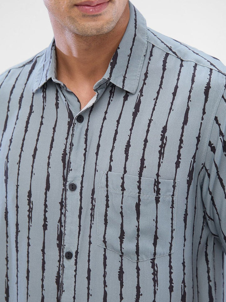 SPYKAR Men Striped Spread Collar Slim Fit Casual Shirt