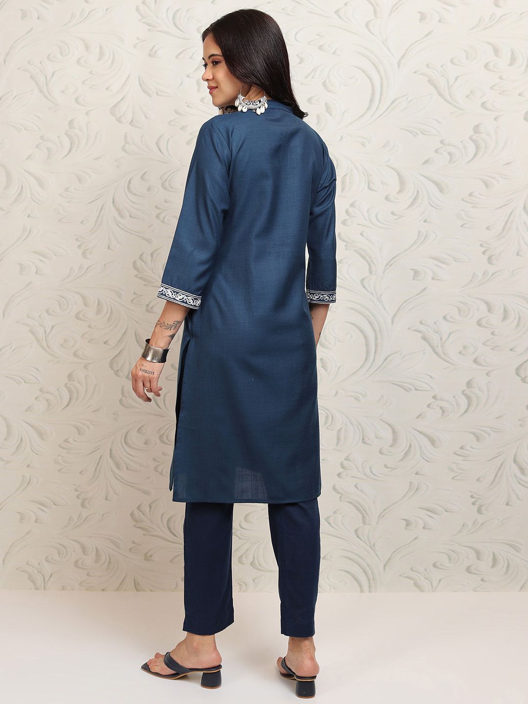 Vishudh Women Embroidered Flared Sleeves Thread Work Kurta