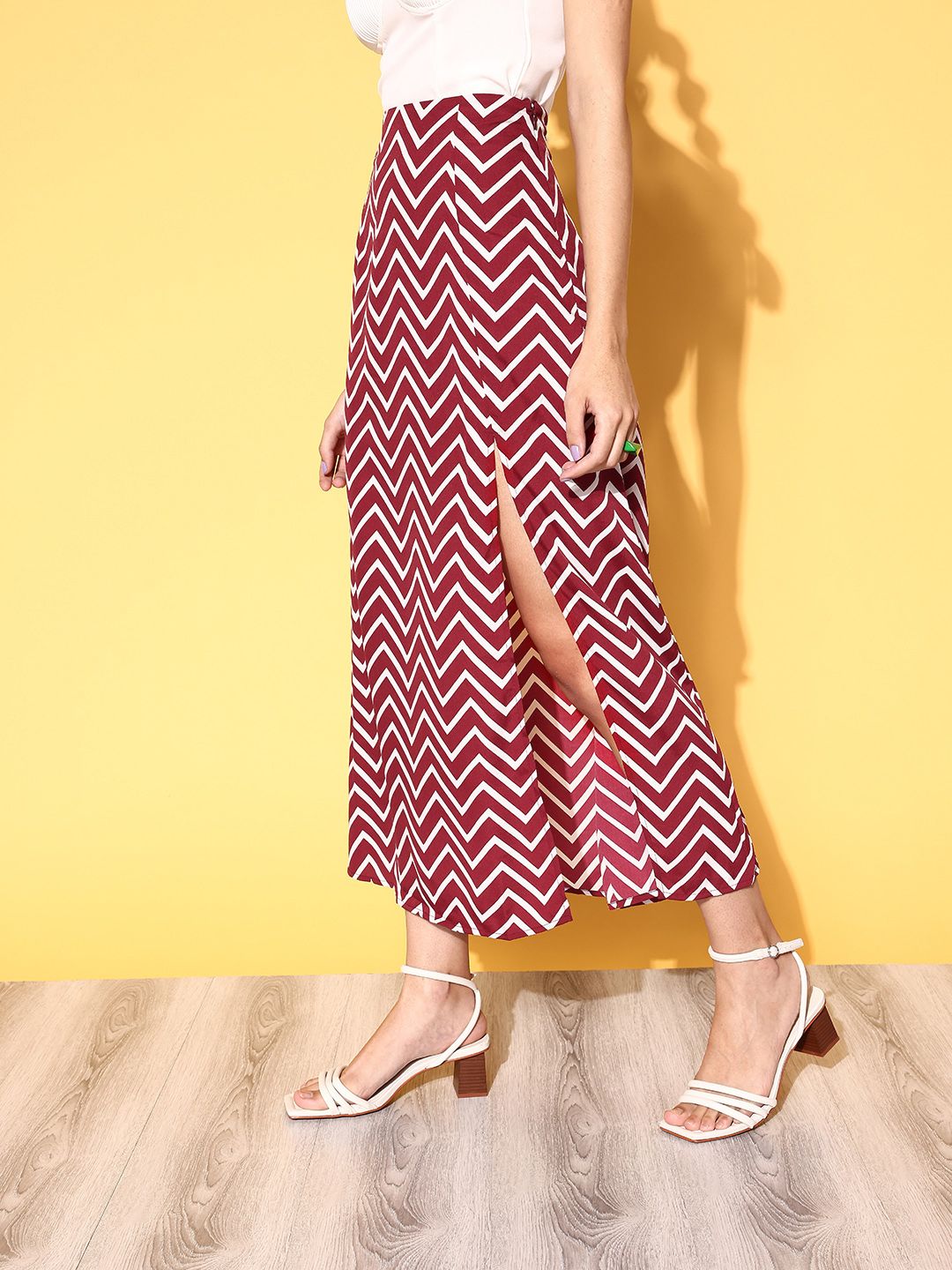 Berrylush Classy Maroon Geometric Roman Column Skirt