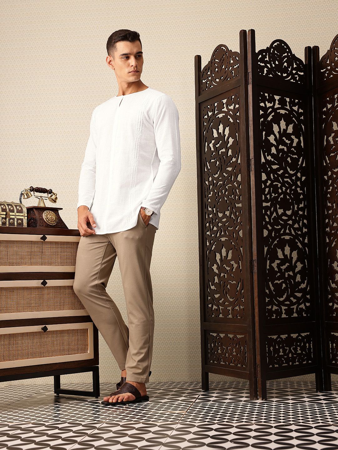 House of Pataudi Floral Embroidered Keyhole Neck Pure Cotton Jashn Kurta