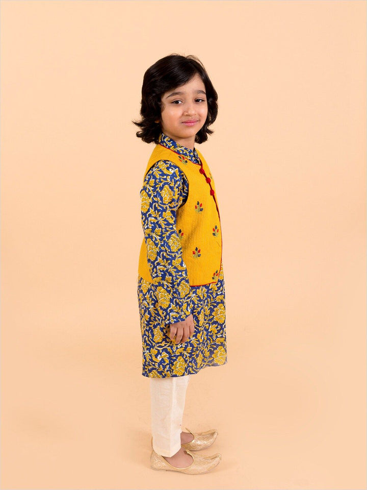 pspeaches Boys Navy Blue Floral Printed Pure Cotton Kurta with Trousers & With Dupatta