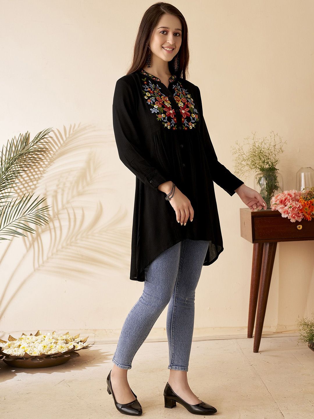 Anouk Floral Embroidered Mandarin Collar Thread Work Short Kurti