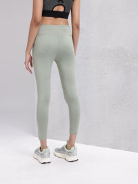 HRX by Hrithik Roshan Women Cropped Rapid-Dry Running Tights