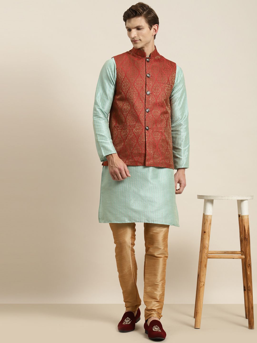 SOJANYA Kurta Hijau Laut Lelaki & Merah Karat dengan Jaket Churidar & Nehru