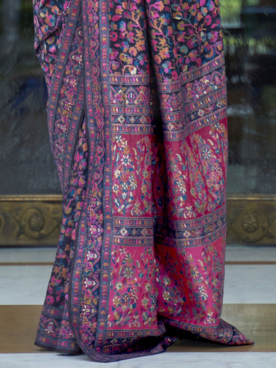 Mitera Navy Blue &amp; Pink Floral Zari Silk Blend Banarasi Saree
