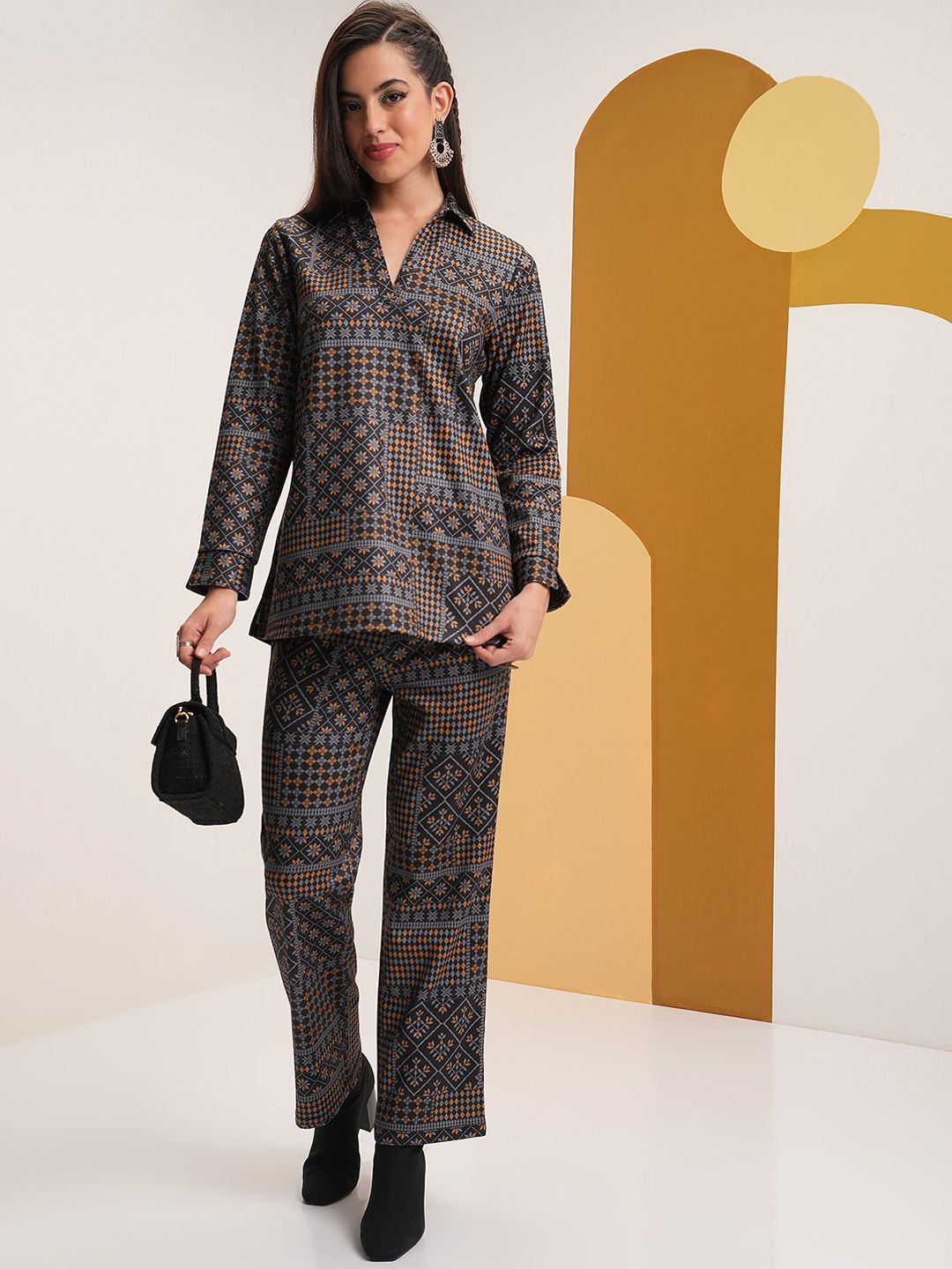 Vishudh Geometric Printed Shirt Collar Tunic With Trousers