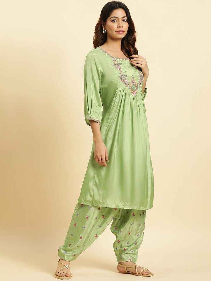 W Square Neck Thread Work Detailed A-Line Kurta & Salwar With Dupatta