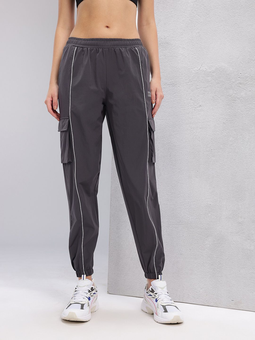 HRX by Hrithik Roshan Women Piping Detail Cargo-Style Training Joggers