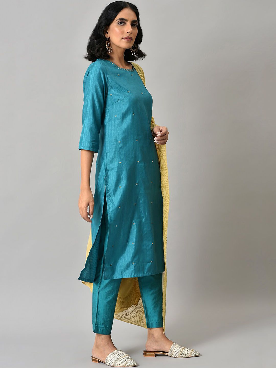 W Festive Silk Kurta With Slim Pant & Dupatta