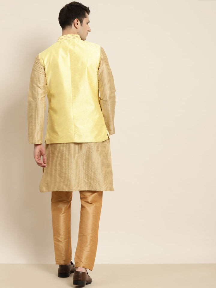 SOJANYA Kurta Emas & Kuning Lelaki dengan Jaket Churidar & Nehru
