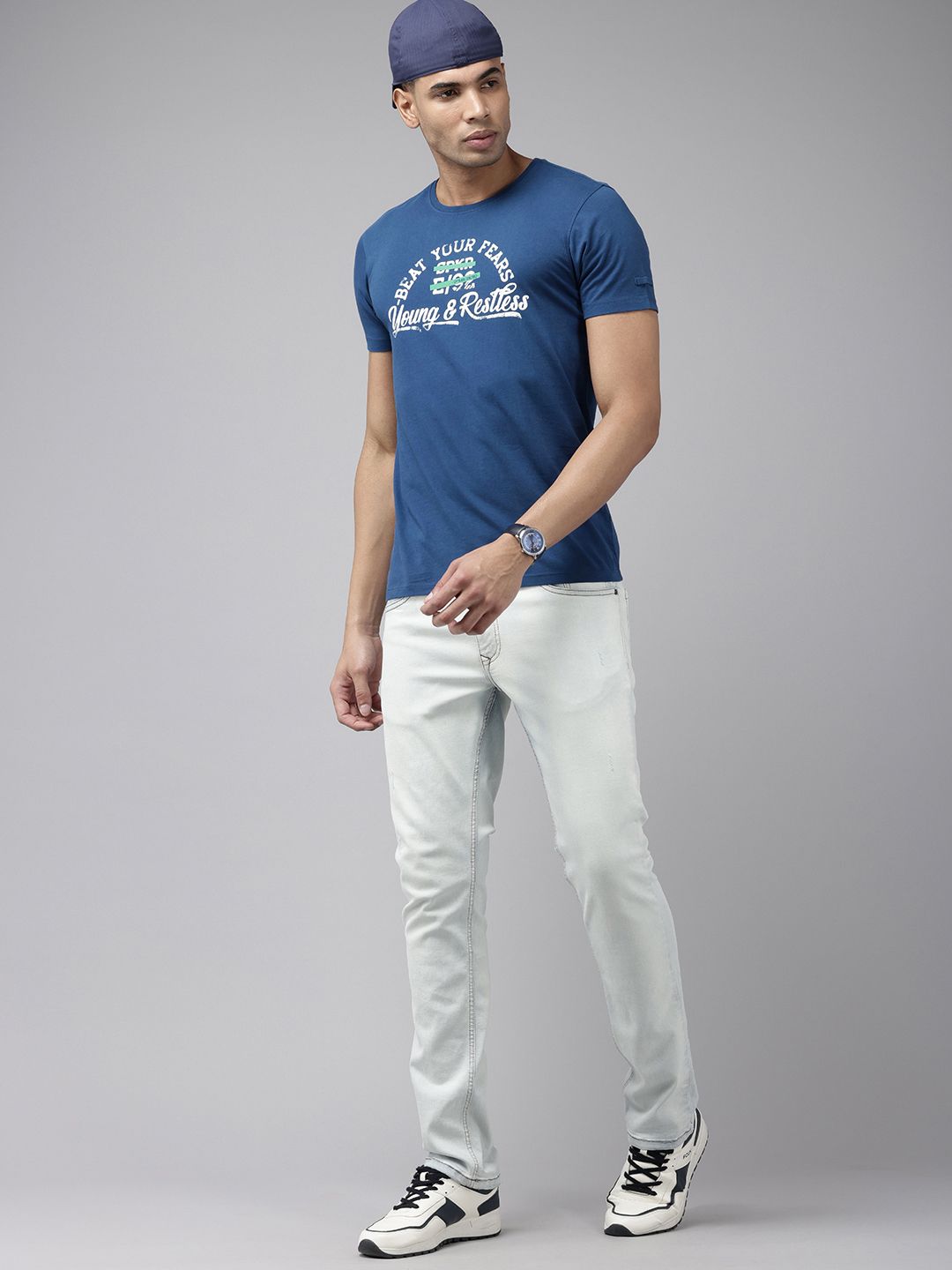 SPYKAR Typography Printed Pure Cotton Slim Fit T-shirt