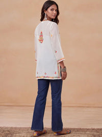 Rumah Wanita Chikankari Motif Etnik Sulaman Benang Karya Georgette Kurta
