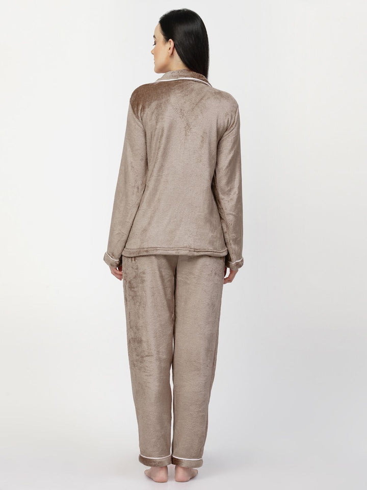 Kemeja Klotthe Woolen dengan seluar
