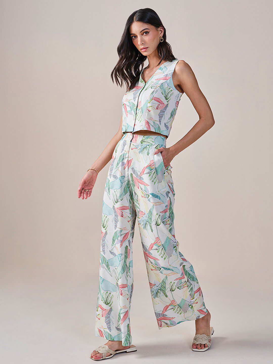 AND Printed V-Neck Shirt With Trousers