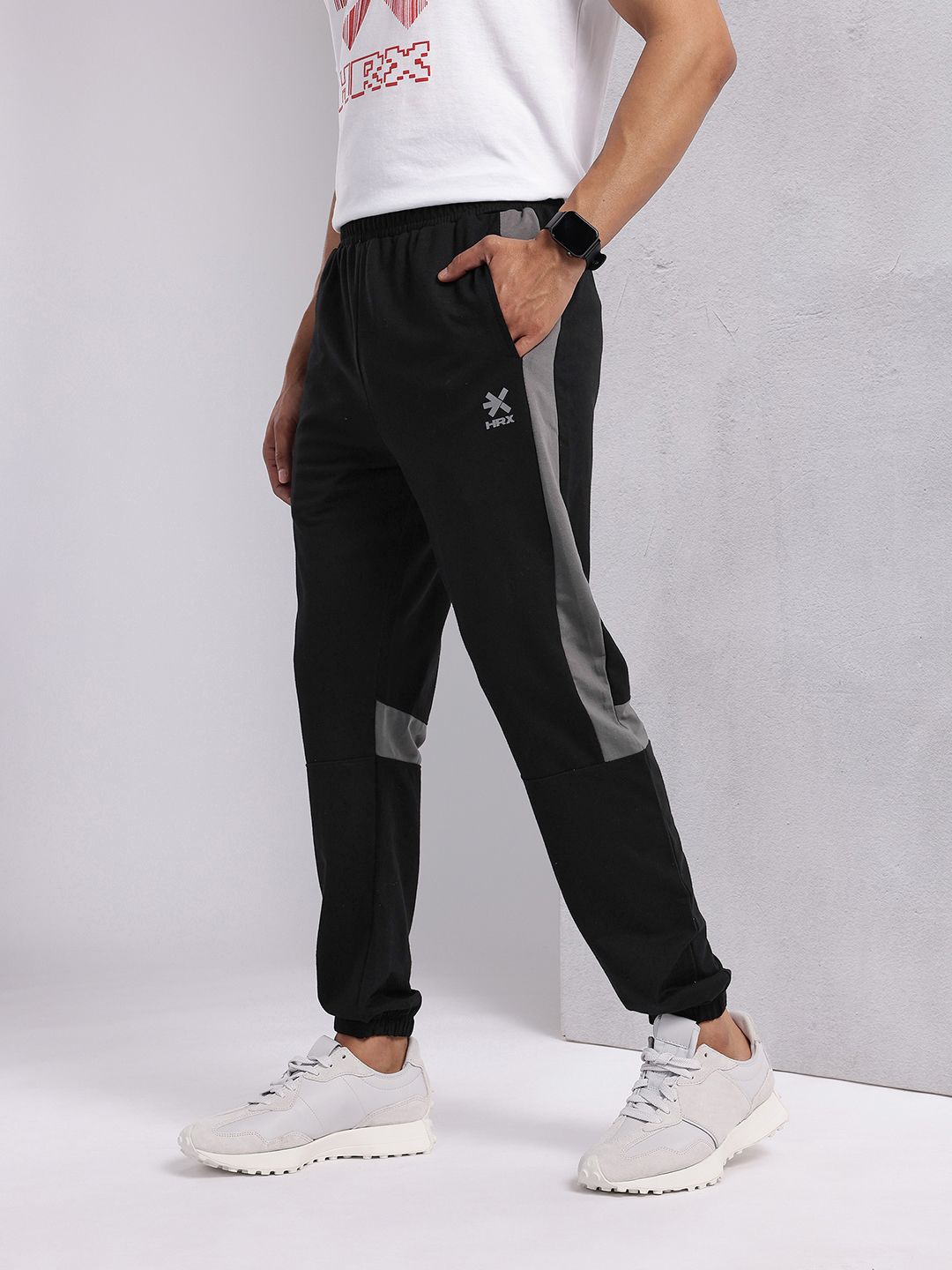 HRX by Hrithik Roshan Men Lifestyle Joggers with Contrast Panels
