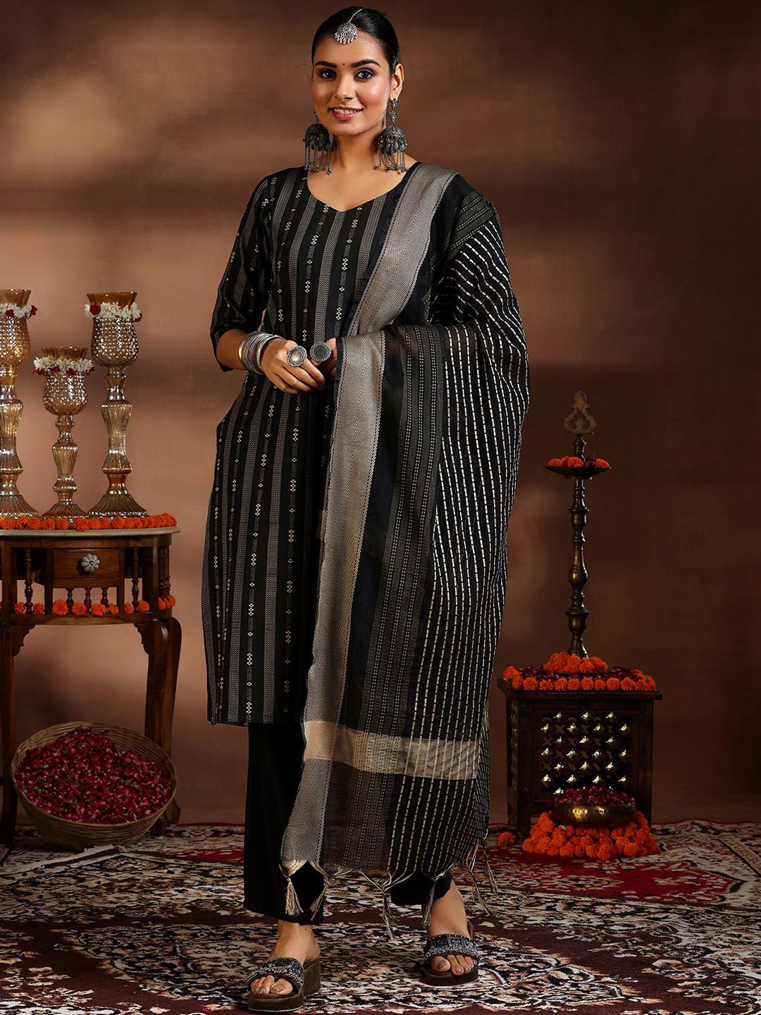 Libas Ethnic Motifs Thread Work Straight Kurta with Trousers & With Dupatta