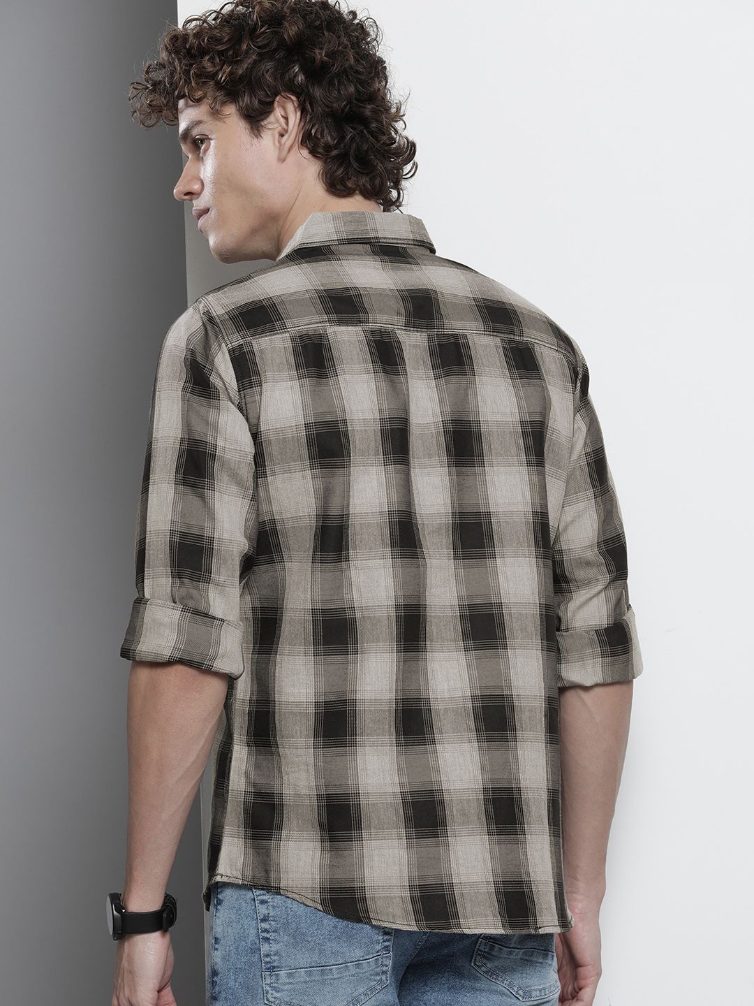 The Indian Garage Co Men Black & White Buffalo Checks Checked Cotton Casual Shirt