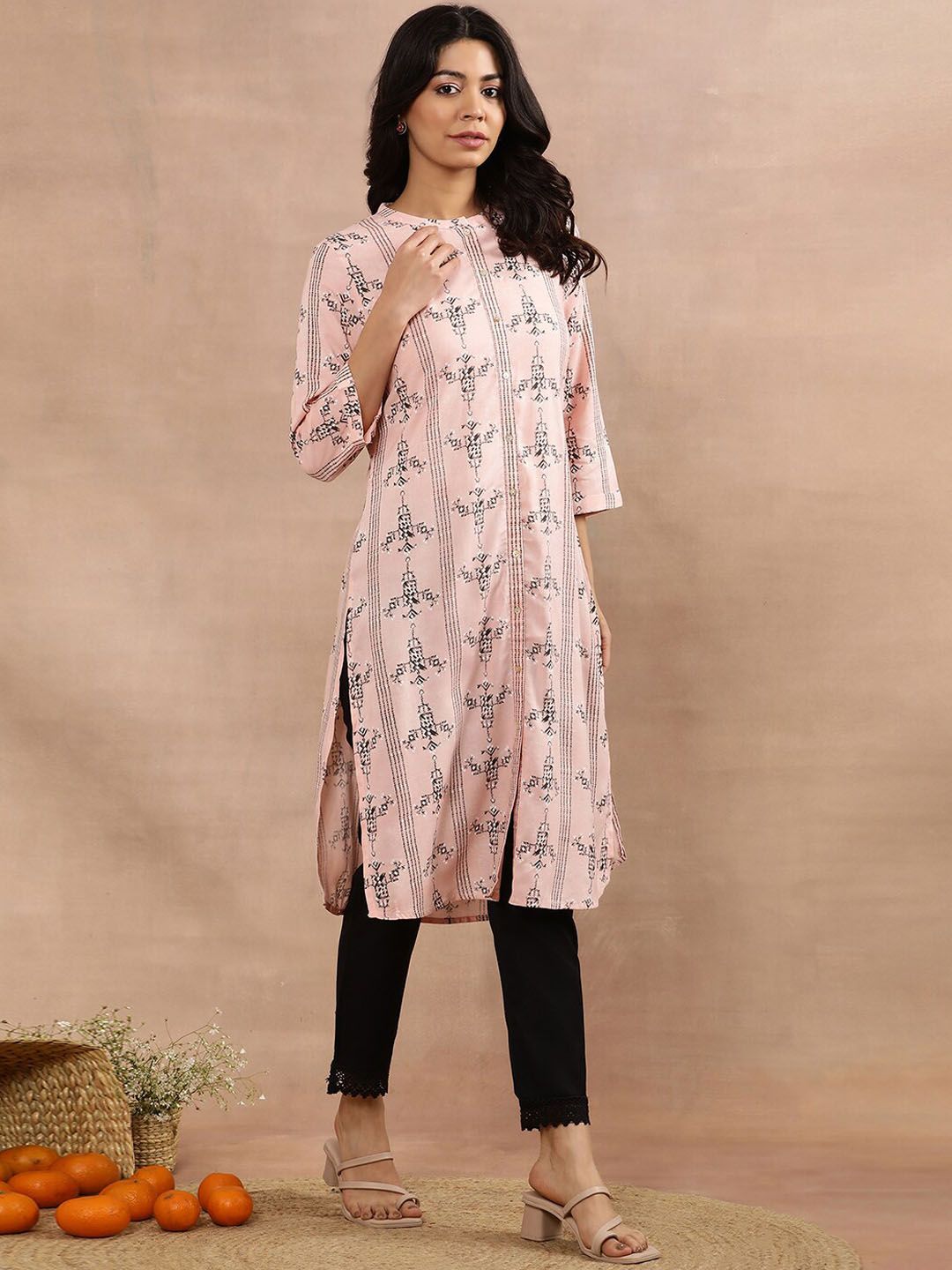 W  Floral Printed Mandarin Collar Kurta with Trousers