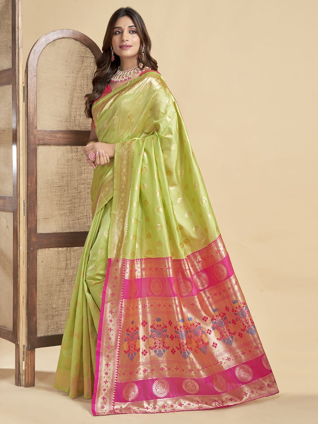 KALINI Ethnic Motif Zari Woven Banarasi Saree