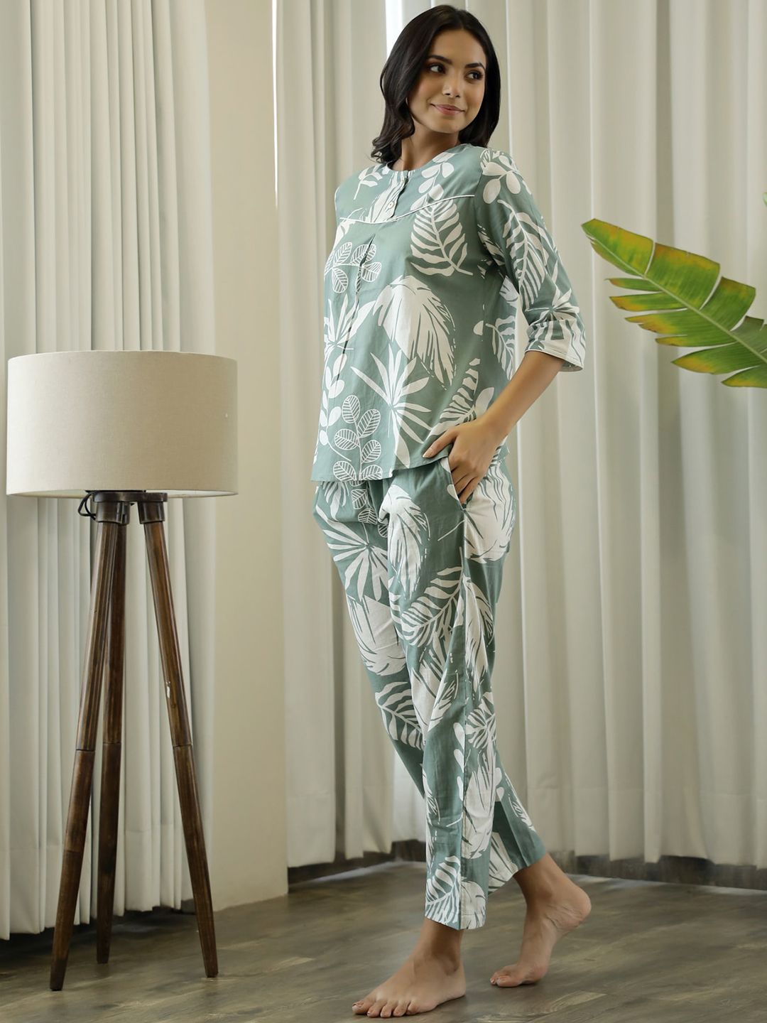 SANSKRUTIHOMES Women Green & White Printed Night suit