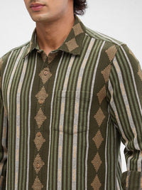 SPYKAR Men Slim Fit Opaque Striped Casual Shirt