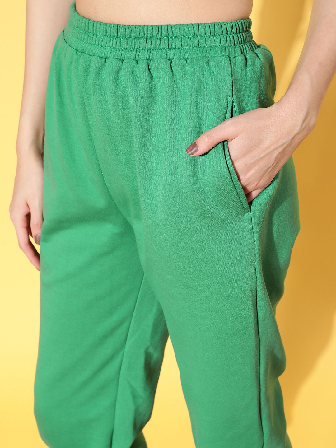 SASSAFRAS Women Green & Black Printed Sweatshirts and Joggers