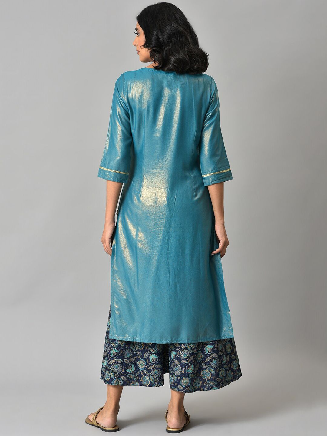 Aurelia Women Blue Zari Embroidered Kurta with Printed Culottes