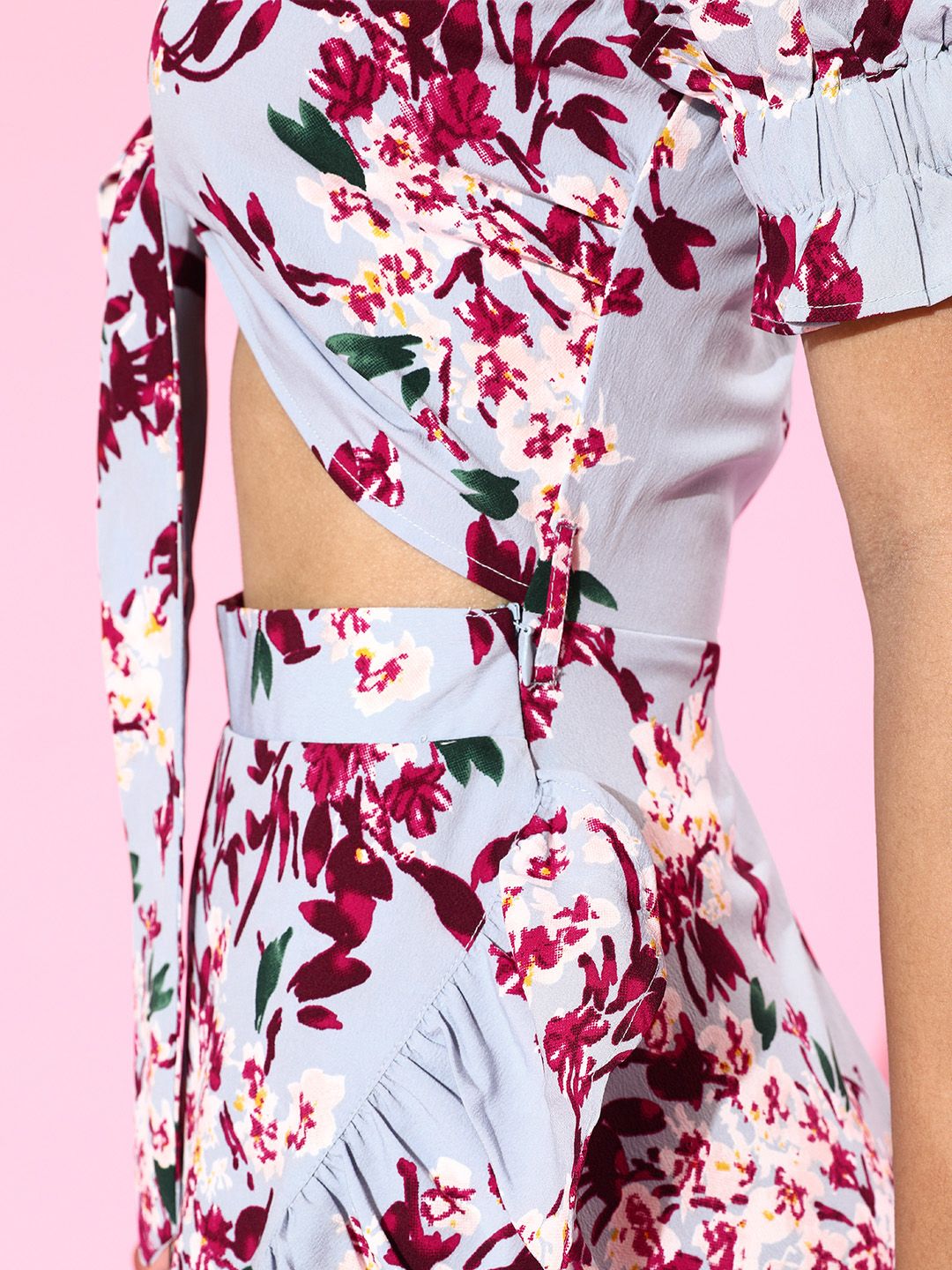 Berrylush Women Stunning Blue Floral Sweetheart Neck Dress