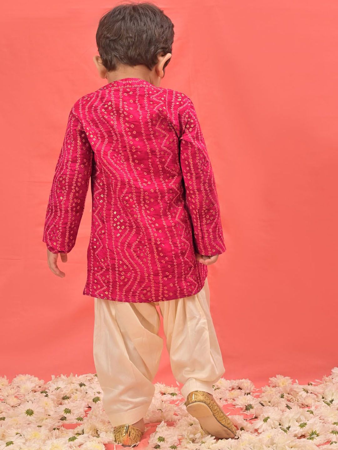 VASTRAMAY Boys Bandhani Printed Regular Kurta with Patiala