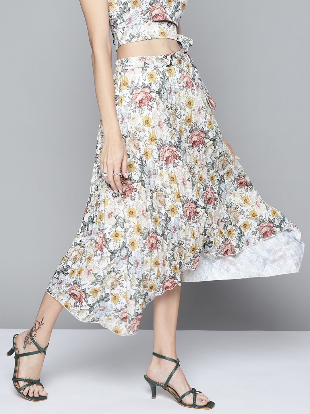 SASSAFRAS Women Off-White & Green Floral Accordion Pleated Asymmetric Skirt